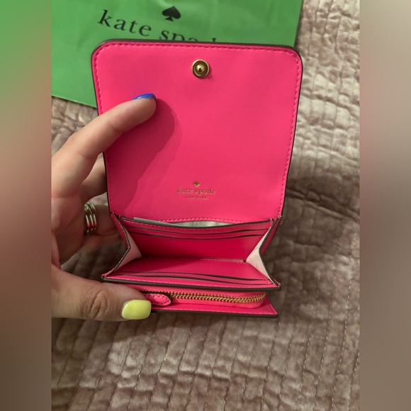 Kate Spade Hot Pink Leather Wallet NWT - Picture 4 of 8